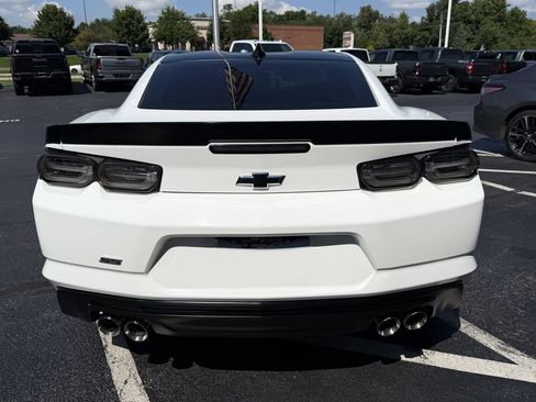 Used 2022 Chevrolet Camaro SS RWD image 17