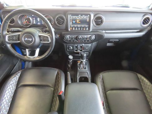 Used 2022 Jeep Gladiator Overland AWD/4WD image 35