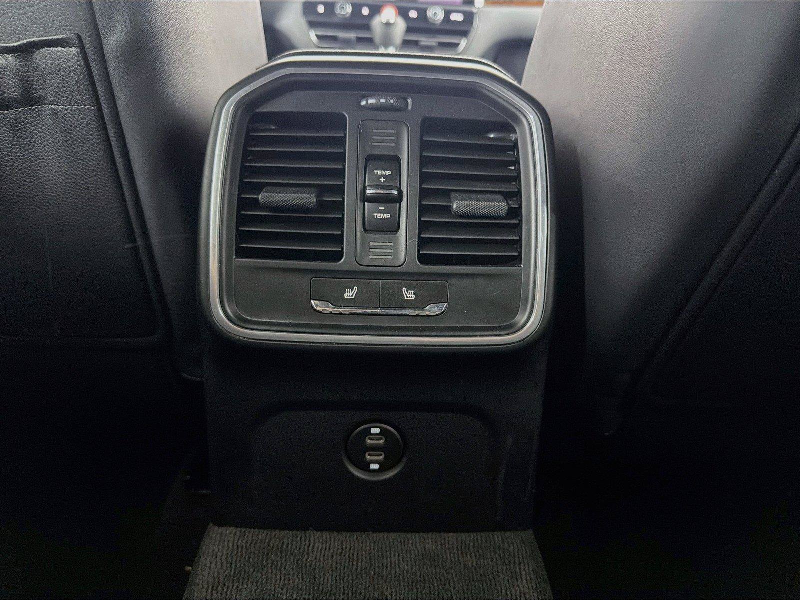 Used 2022 Porsche Macan AWD/4WD image 21