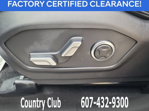 Used 2024 Hyundai Santa Fe Limited AWD/4WD image 12