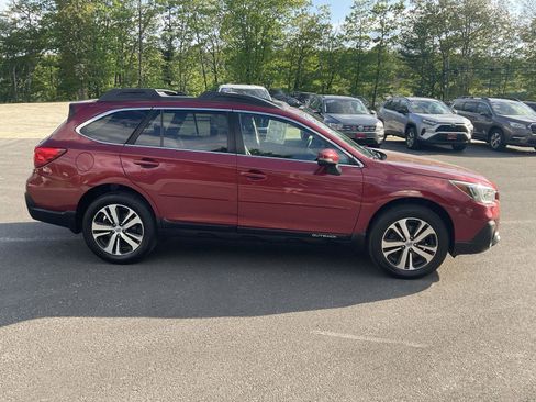 Used 2018 Subaru Outback 2.5i Limited AWD/4WD image 6