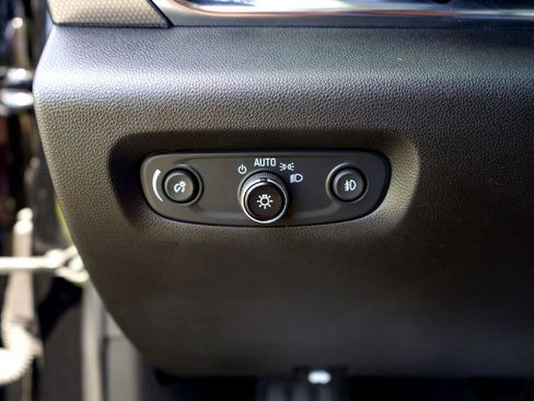 Used 2021 Chevrolet Traverse Premier w/ Redline Edition FWD image 23