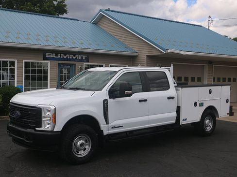 Used 2025 Ford F250 XL w/ XL Off-Road Package AWD/4WD image 1