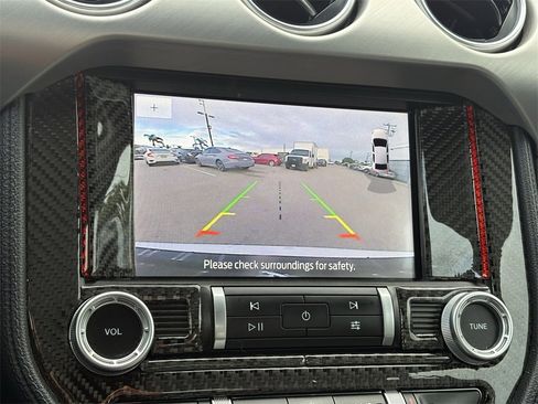 Used 2020 Ford Mustang Premium image 10