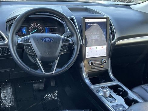 Used 2024 Ford Edge Titanium image 7