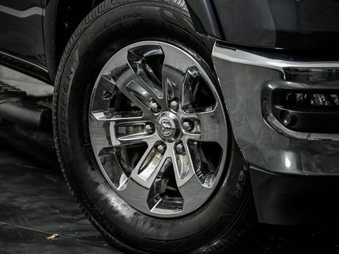 Used 2021 RAM 1500 Laramie AWD/4WD image 3
