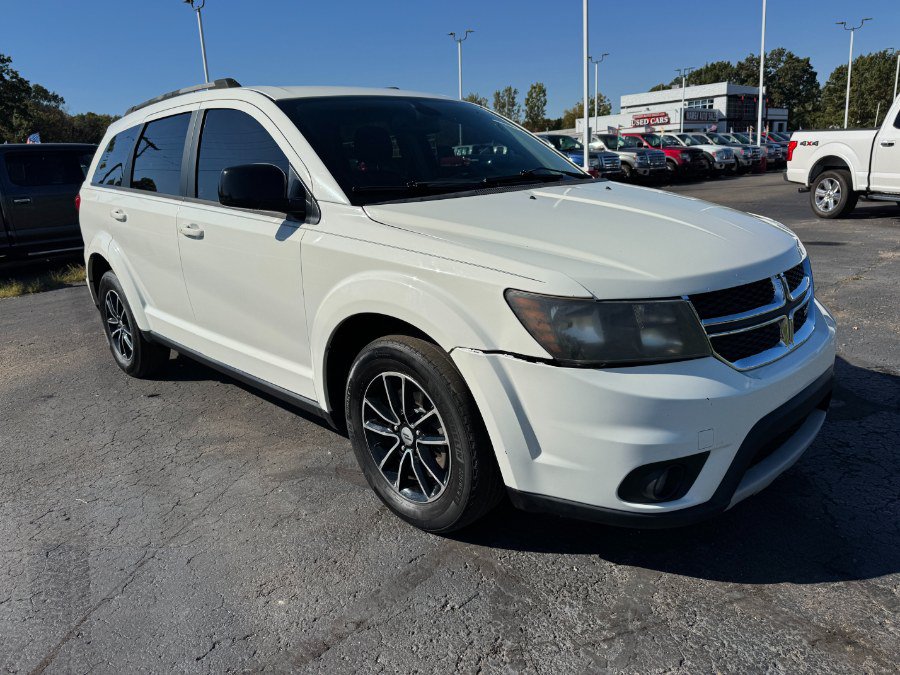 Used 2018 Dodge Journey SXT w/ Blacktop Package FWD image 7