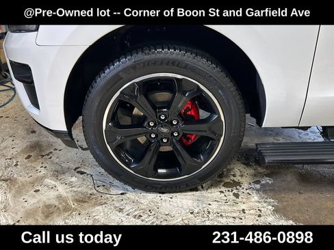 Used 2024 Ford Expedition Limited AWD/4WD image 11