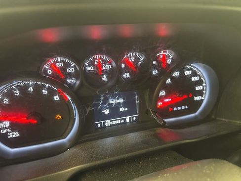 Used 2020 Chevrolet Silverado 1500 Custom w/ Custom Value Package AWD/4WD image 15