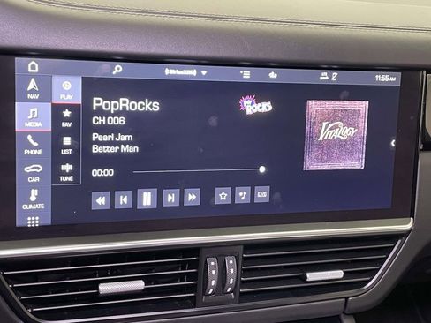 Used 2021 Porsche Cayenne GTS image 31