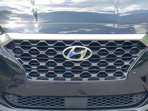 Used 2020 Hyundai Santa Fe SE FWD image 9
