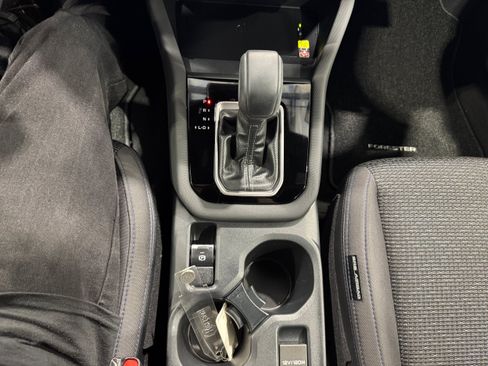 Used 2025 Subaru Forester Premium AWD/4WD image 17