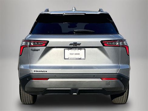 Certified 2026 Chevrolet Equinox LT w/ Convenience Package II image 7