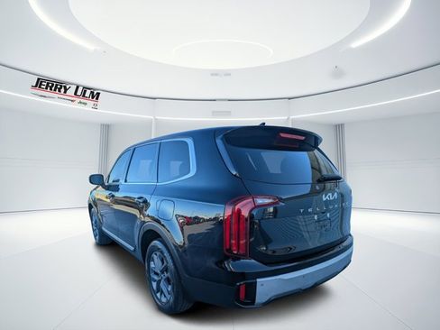 Used 2024 Kia Telluride LX image 5