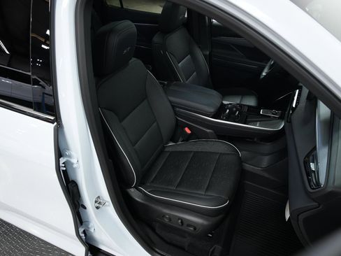 New 2026 Buick Enclave Sport Touring w/ Power Package image 19