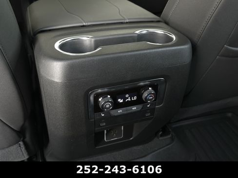 Used 2026 Chevrolet Suburban Z71 w/ Comfort Package AWD/4WD image 34