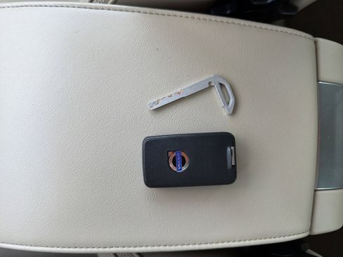 Used 2013 Volvo XC70 T6 image 87