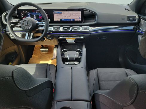 New 2026 Mercedes-Benz GLS 580 4MATIC image 12