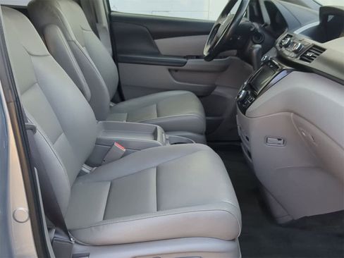 Used 2016 Honda Odyssey Touring Elite image 30