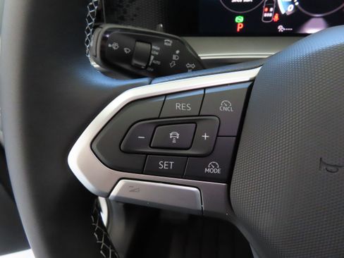 New 2026 Volkswagen Tiguan SE image 14