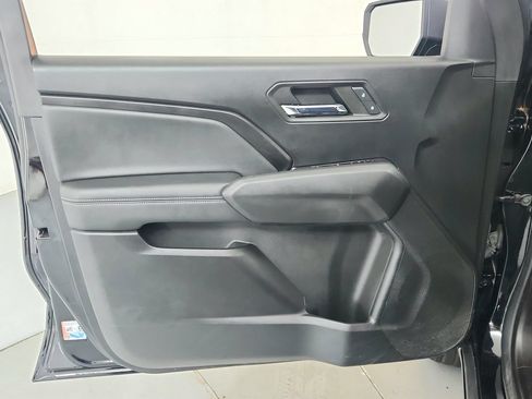 Used 2023 Chevrolet Colorado LT AWD/4WD image 16
