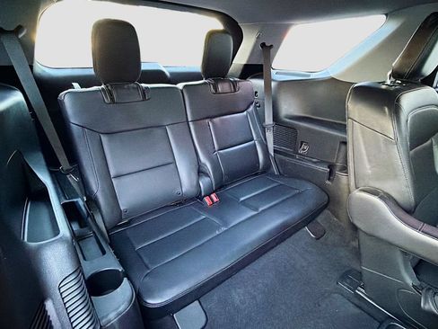 Used 2021 Ford Explorer XLT w/ Equipment Group 202A RWD image 26