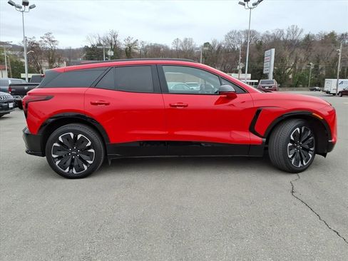 Used 2024 Chevrolet Blazer EV RS image 3