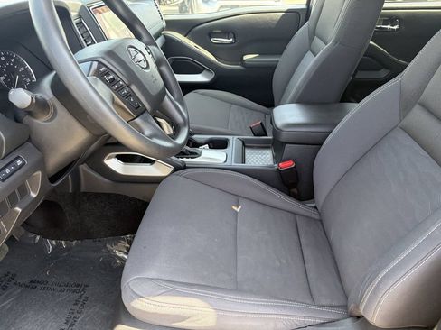 Used 2022 Nissan Frontier 2WD Crew Cab image 24