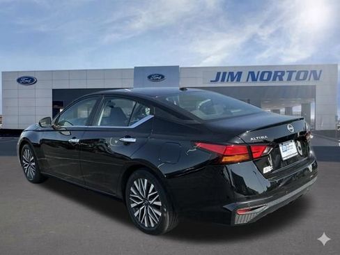 Used 2025 Nissan Altima 2.5 SV FWD image 7