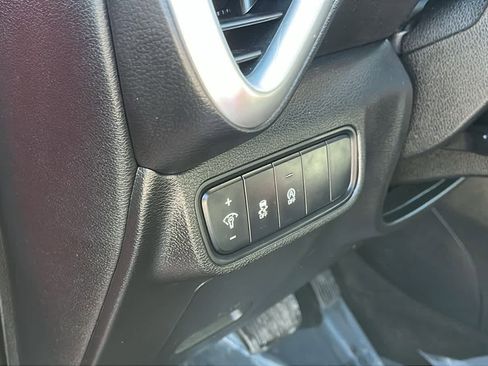 Used 2023 Kia Soul LX w/ LX Technology Package image 21