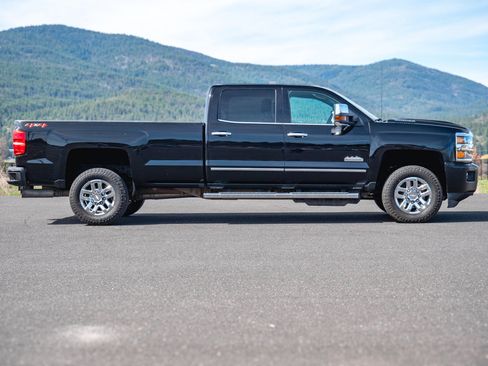 Used 2019 Chevrolet Silverado 3500 High Country w/ Duramax Plus Package AWD/4WD image 4
