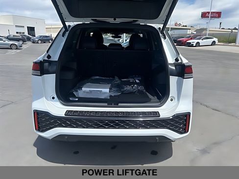 New 2026 Volkswagen Tiguan SE R-Line AWD/4WD image 17