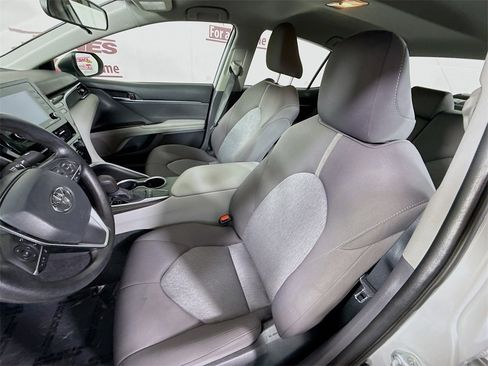 Certified 2022 Toyota Camry LE image 24
