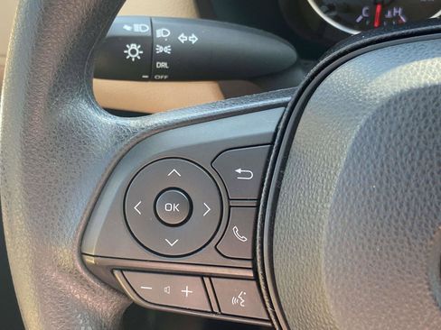 Used 2021 Toyota RAV4 LE image 20