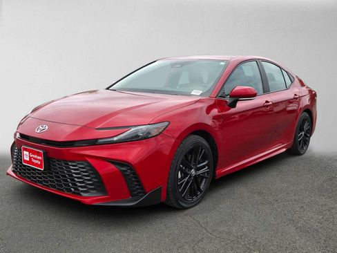 Certified 2025 Toyota Camry SE FWD image 9