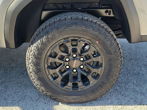 New 2026 GMC Canyon Elevation w/ Convenience Package image 18