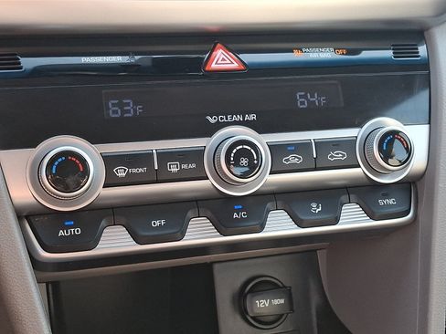 Used 2019 Hyundai Elantra Limited w/ Ultimate Package 02 FWD image 16
