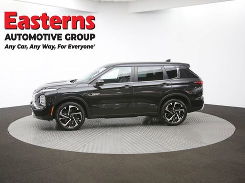 Used 2023 Mitsubishi Outlander SE image 60