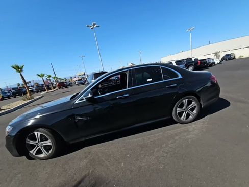 Used 2018 Mercedes-Benz E 300 image 2