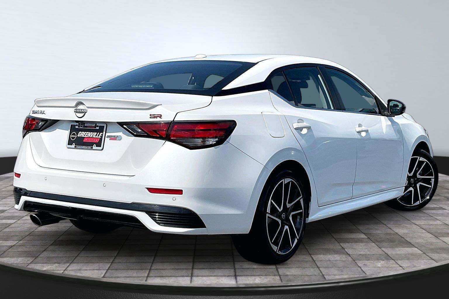 Certified 2025 Nissan Sentra SR FWD image 14