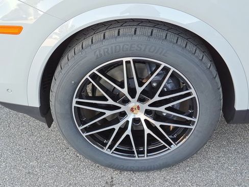 Used 2026 Porsche Cayenne Coupe image 14