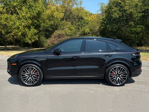 Used 2025 Porsche Cayenne S AWD/4WD image 7