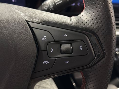 Used 2024 Chevrolet Trax RS w/ Driver Confidence Package FWD image 25