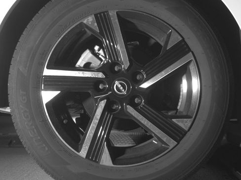 Used 2025 Nissan Sentra SV image 15