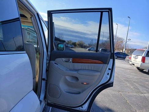 Used 2004 Lexus GX 470 image 19