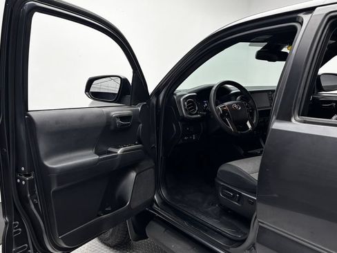 Used 2023 Toyota Tacoma TRD Off-Road AWD/4WD image 18