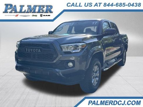 Used 2017 Toyota Tacoma SR5 w/ Tow Package RWD image 1