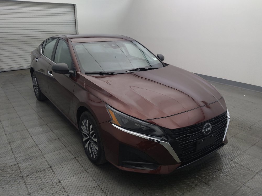 Used 2025 Nissan Altima 2.5 SV AWD/4WD image 13