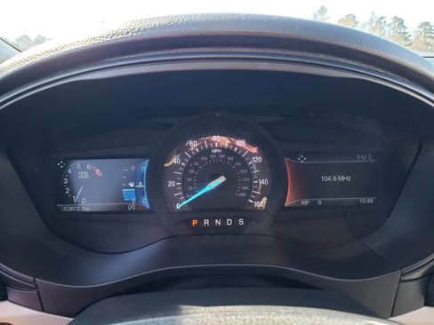 Used 2018 Ford Fusion SE w/ Fusion SE Technology Package FWD image 17
