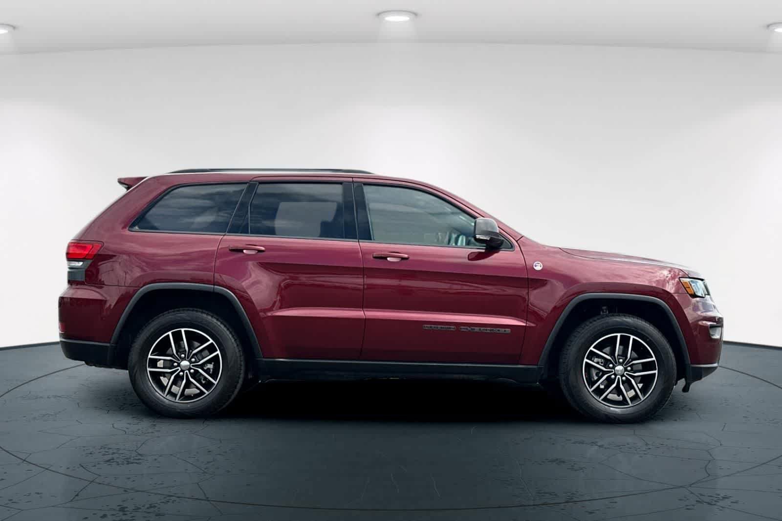 Used 2018 Jeep Grand Cherokee Trailhawk AWD/4WD image 6